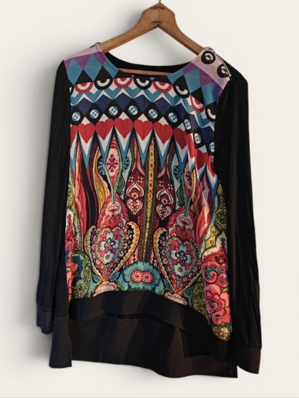 : XL : Desigual Long Sleeved Black & Multicolor Top with Zippers.